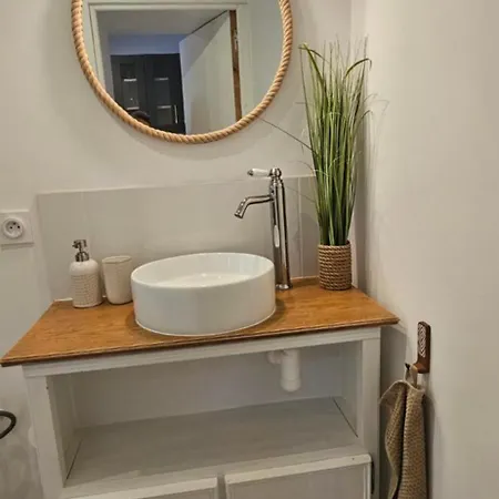 Mahayana, Entre Et Collines * Toulon