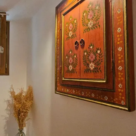 Mahayana, Entre Et Collines 펜션